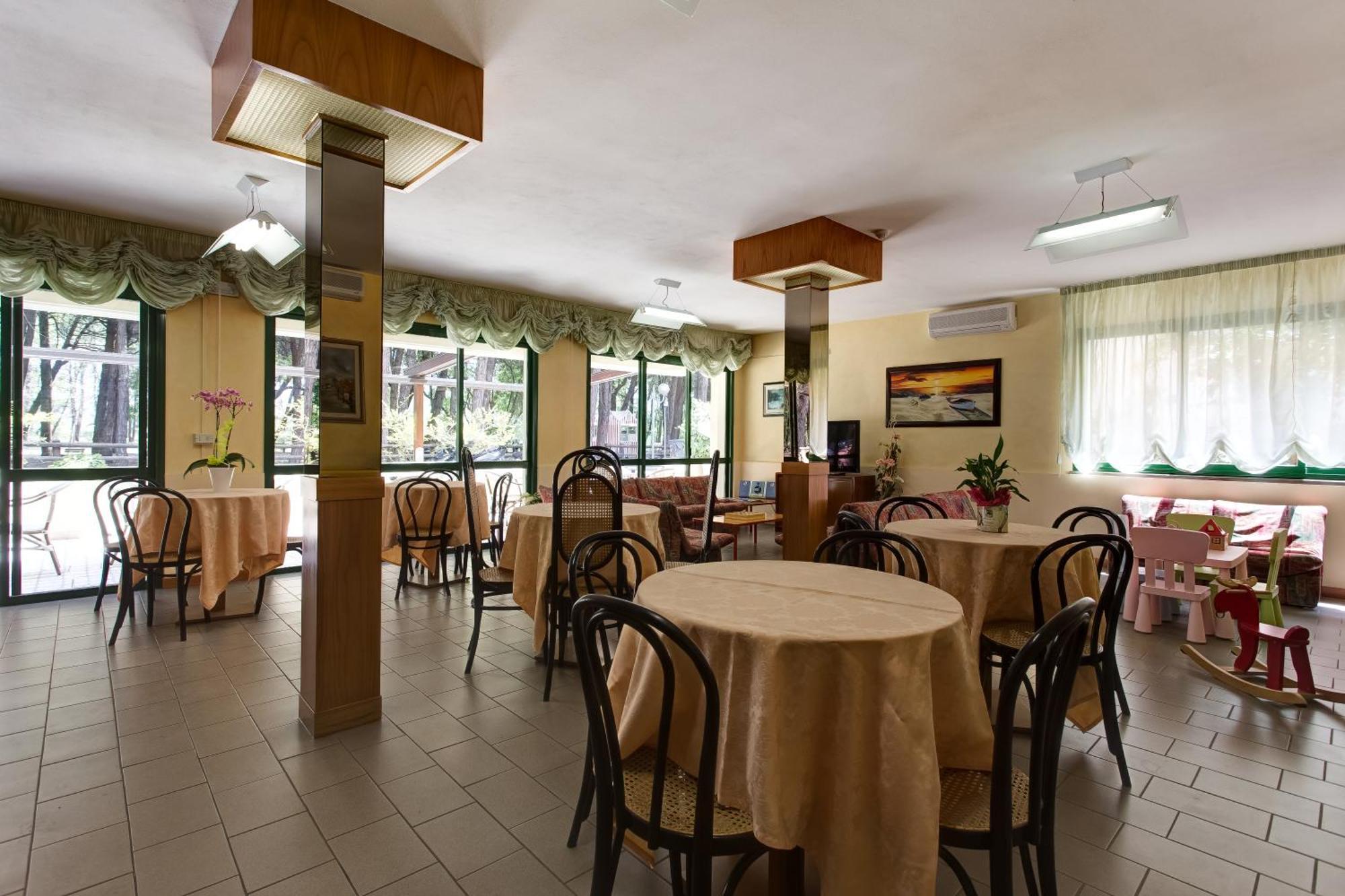 Hotel Valentino بيناريلا المظهر الخارجي الصورة